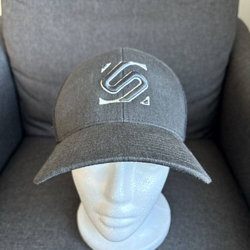 Travis Mathew Trucker Hat Golf Cap Mesh Snapback Gray Adult Embroidered Logo